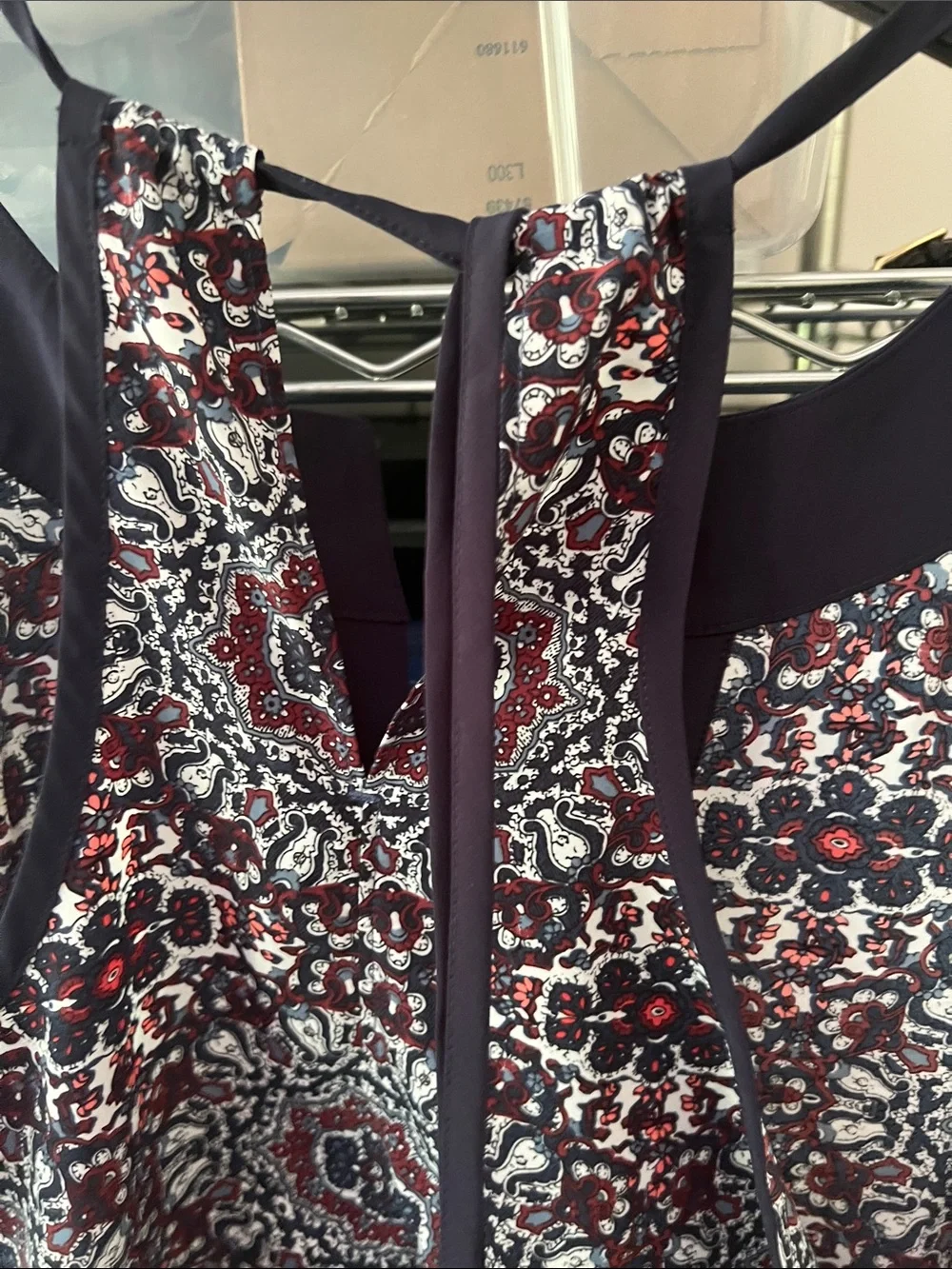 Athleta Navy and Burgundy Printed Sleeveless Silky Tunic Tank Top L NEW no Tag - Picture 5 of 8